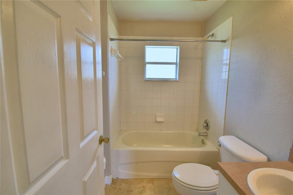 For Rent: $1,595 (3 beds, 2 baths, 1475 Square Feet)