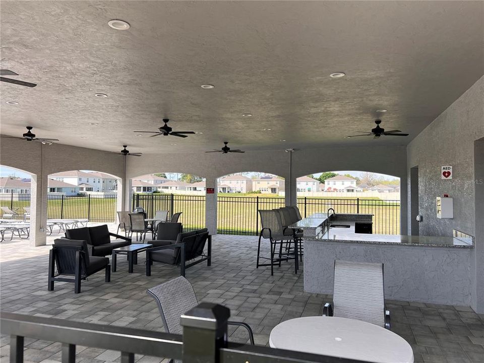 For Rent: $2,000 (4 beds, 2 baths, 1827 Square Feet)