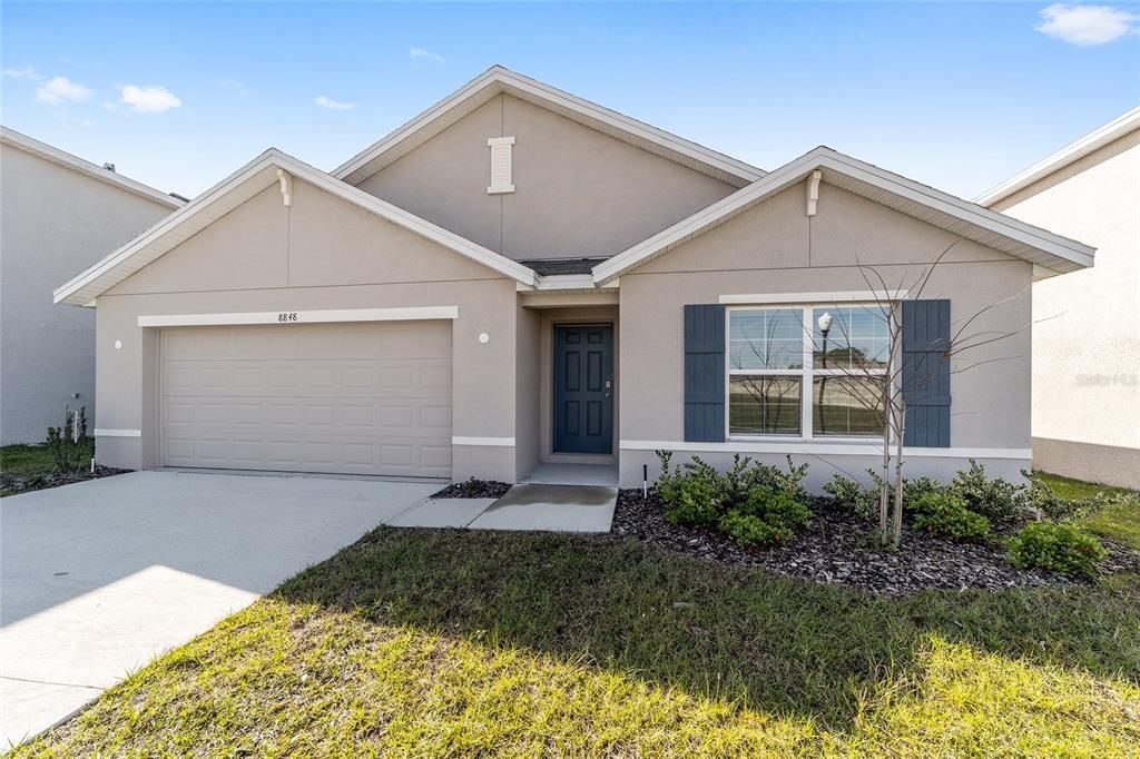 For Rent: $2,000 (4 beds, 2 baths, 1827 Square Feet)