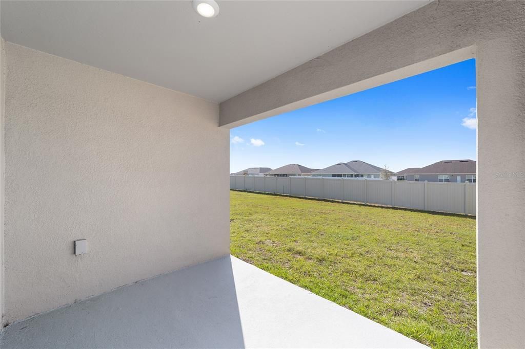 For Rent: $2,000 (4 beds, 2 baths, 1827 Square Feet)