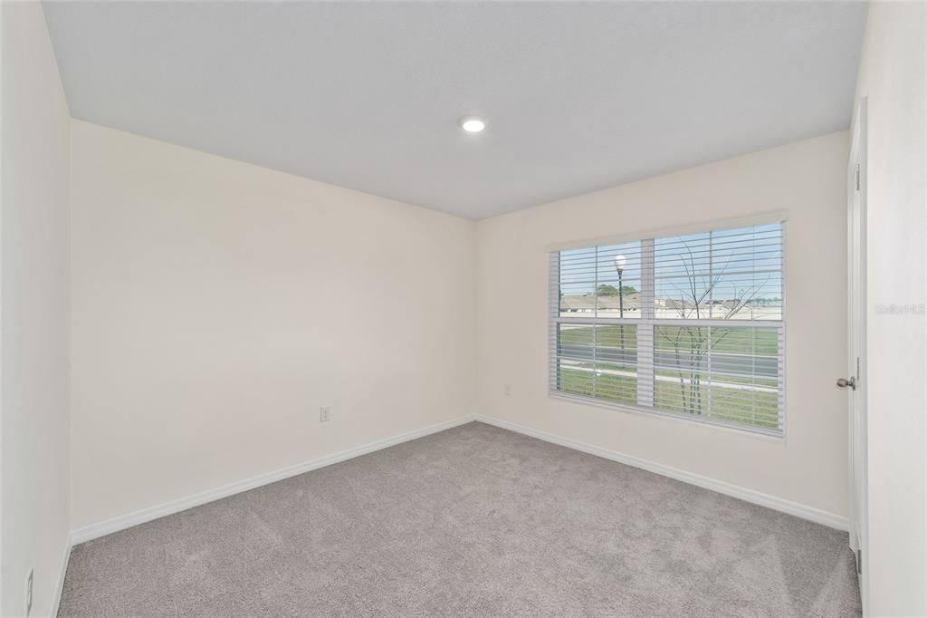 For Rent: $2,000 (4 beds, 2 baths, 1827 Square Feet)