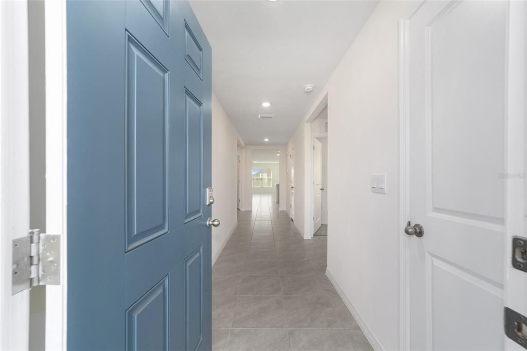 For Rent: $2,000 (4 beds, 2 baths, 1827 Square Feet)