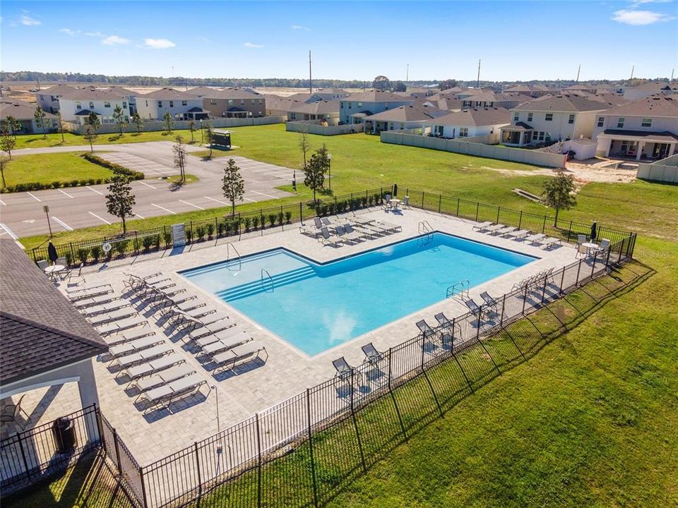 For Rent: $2,000 (4 beds, 2 baths, 1827 Square Feet)