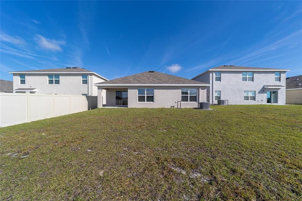 For Rent: $2,000 (4 beds, 2 baths, 1827 Square Feet)