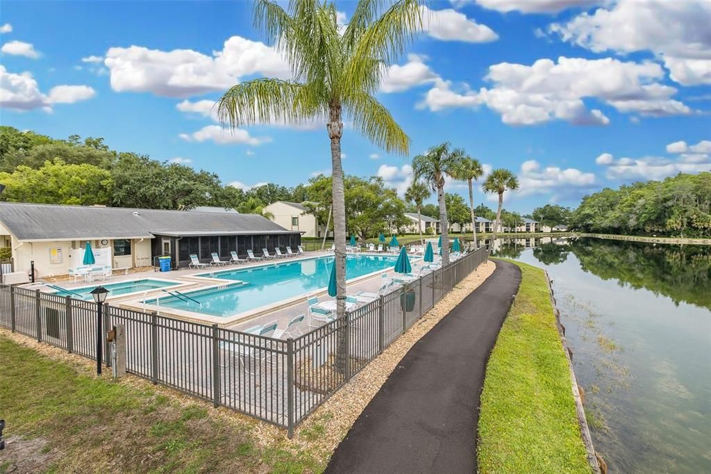 For Sale: $158,000 (2 beds, 2 baths, 979 Square Feet)
