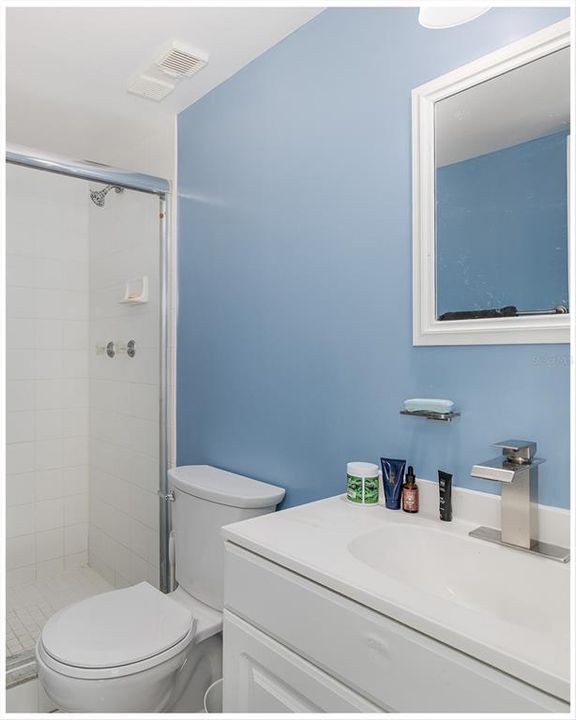 For Sale: $158,000 (2 beds, 2 baths, 979 Square Feet)
