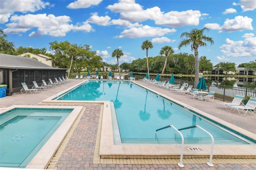 For Sale: $158,000 (2 beds, 2 baths, 979 Square Feet)