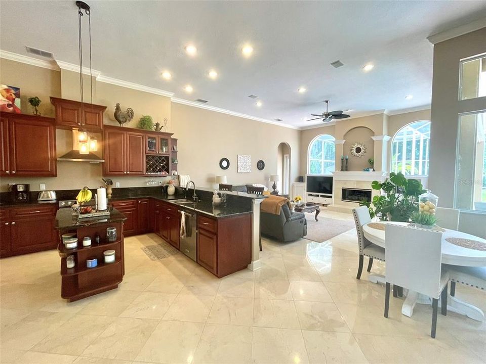 На продажу: $909,990 (4 спален, 3 ванн, 3206 Квадратных фут)