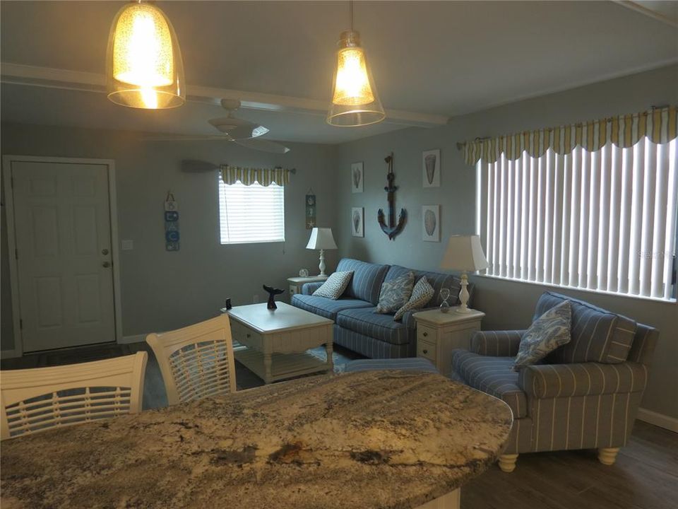 For Sale: $223,950 (2 beds, 1 baths, 1000 Square Feet)