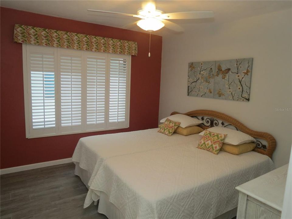 For Sale: $223,950 (2 beds, 1 baths, 1000 Square Feet)