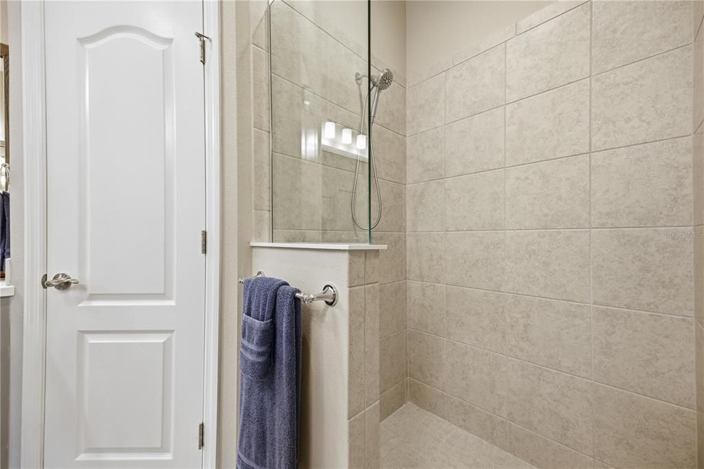 En Venta: $349,900 (2 camas, 2 baños, 1525 Pies cuadrados)
