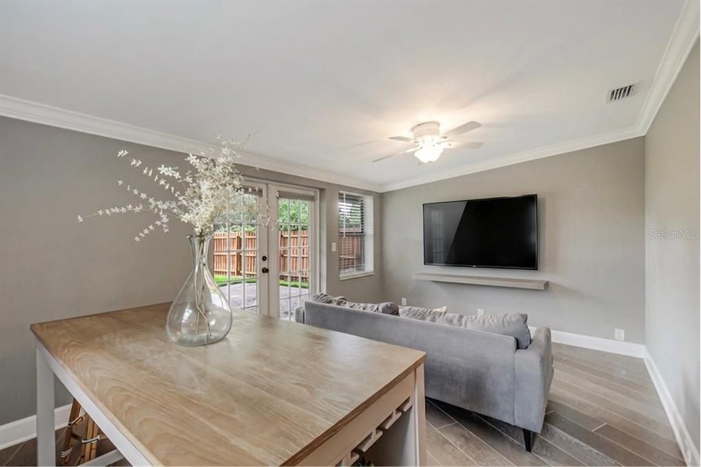 Active With Contract: $465,000 (3 beds, 2 baths, 1424 Square Feet)