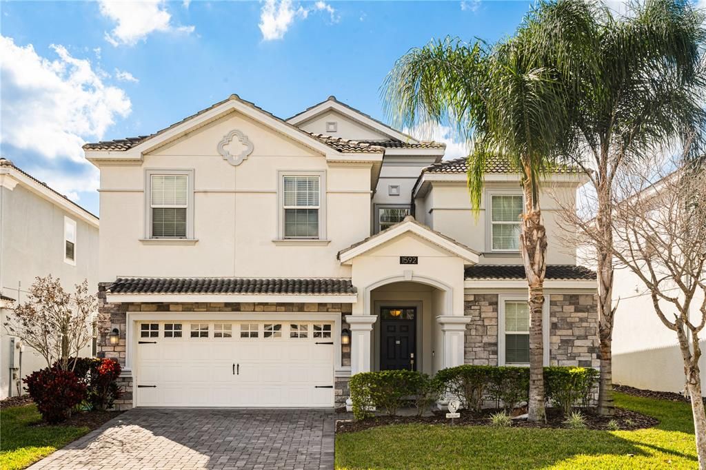 En Venta: $774,900 (8 camas, 5 baños, 3909 Pies cuadrados)