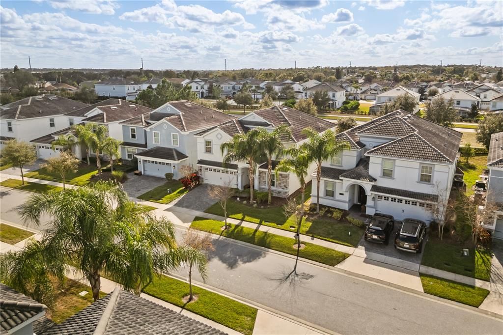 En Venta: $774,900 (8 camas, 5 baños, 3909 Pies cuadrados)