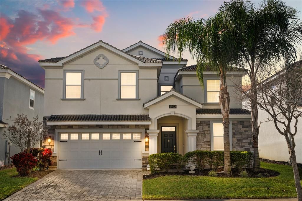 En Venta: $774,900 (8 camas, 5 baños, 3909 Pies cuadrados)