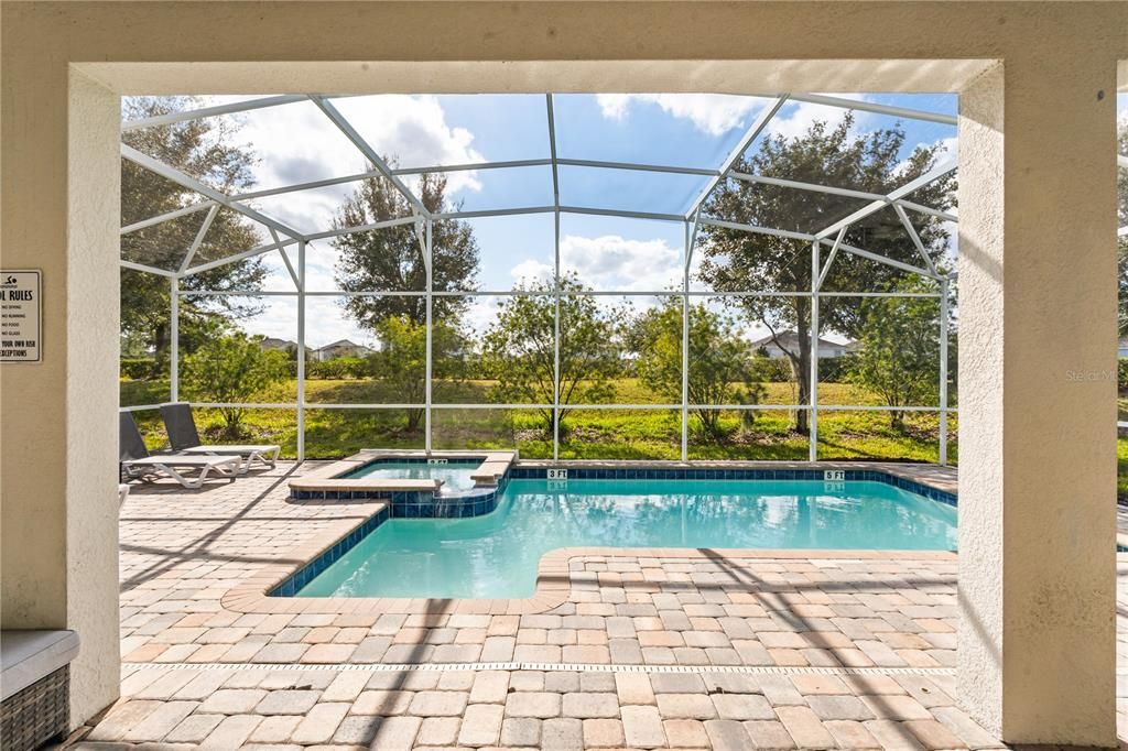 En Venta: $774,900 (8 camas, 5 baños, 3909 Pies cuadrados)