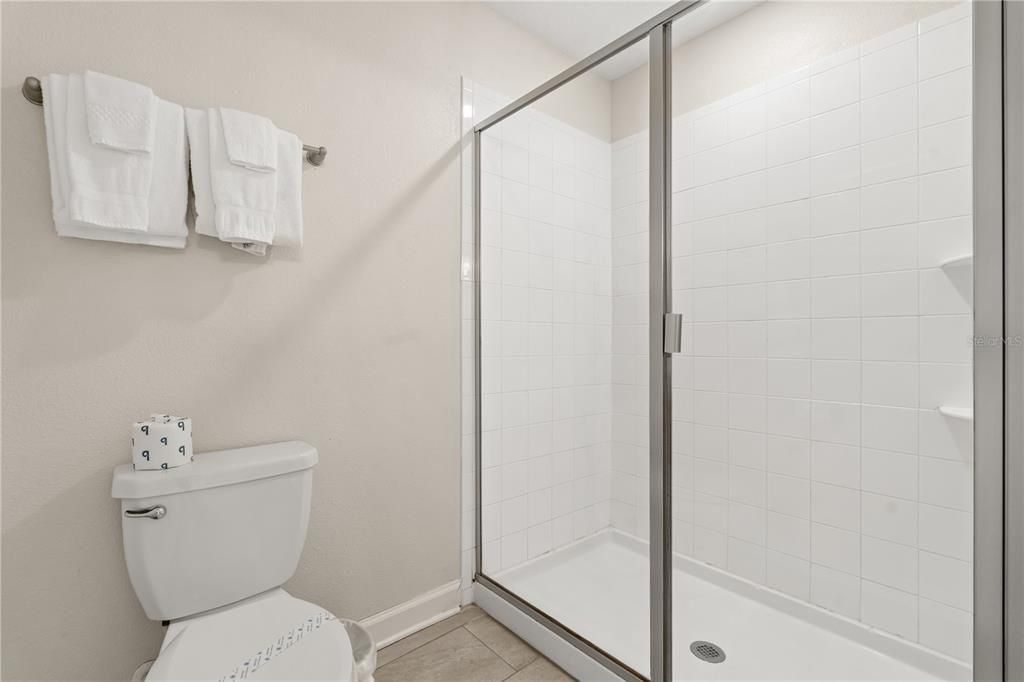 En Venta: $774,900 (8 camas, 5 baños, 3909 Pies cuadrados)