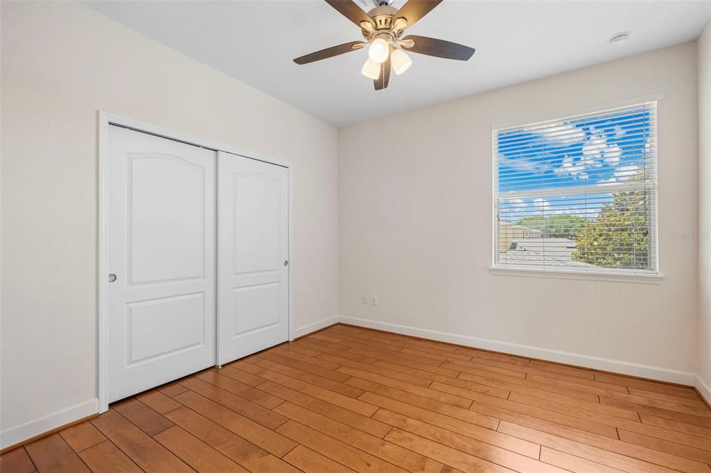 Activo con contrato: $325,000 (2 camas, 2 baños, 1411 Pies cuadrados)