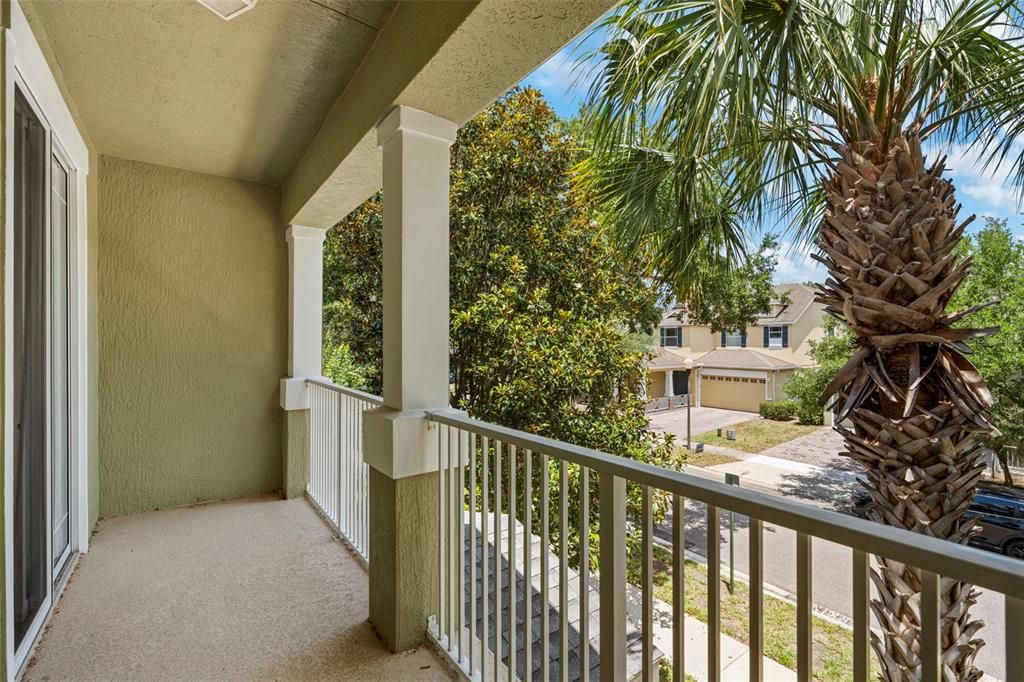 Activo con contrato: $325,000 (2 camas, 2 baños, 1411 Pies cuadrados)