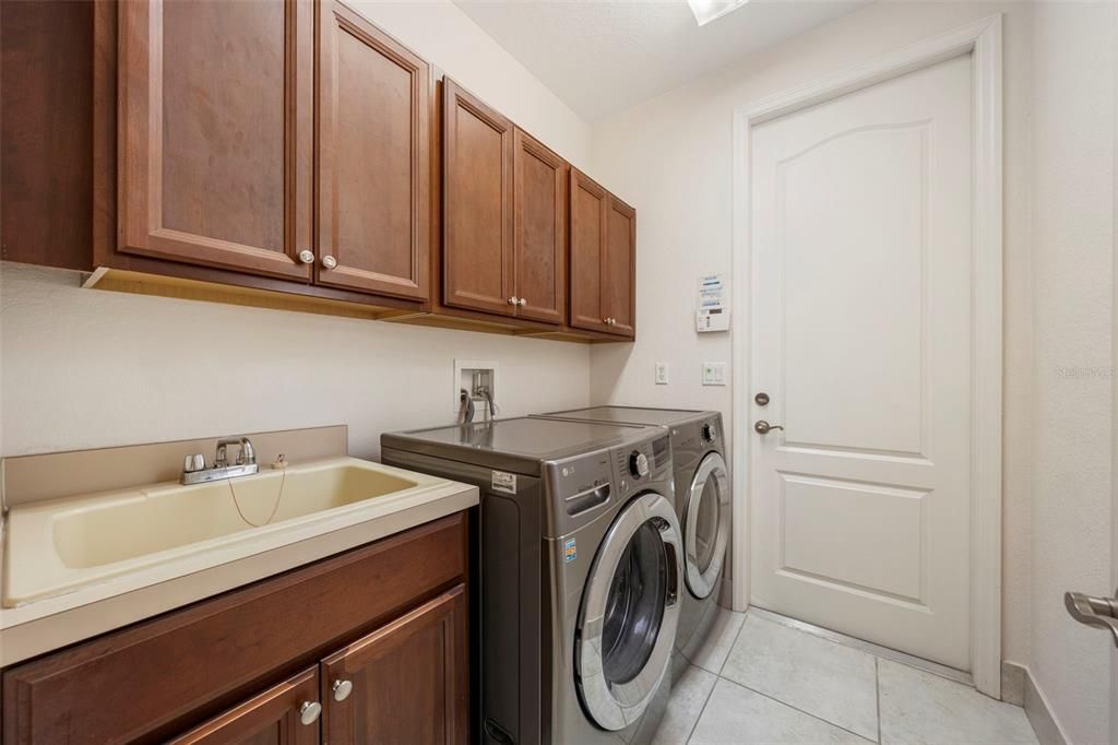 Activo con contrato: $325,000 (2 camas, 2 baños, 1411 Pies cuadrados)
