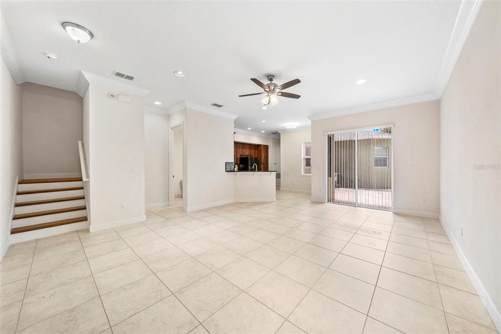 Activo con contrato: $325,000 (2 camas, 2 baños, 1411 Pies cuadrados)