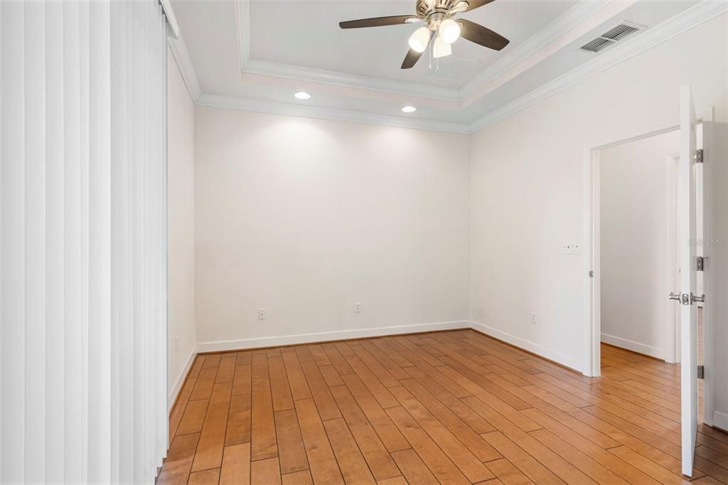 Activo con contrato: $325,000 (2 camas, 2 baños, 1411 Pies cuadrados)