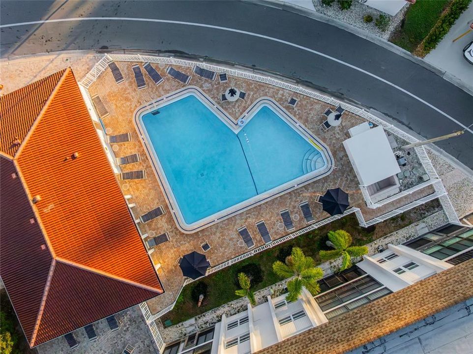На продажу: $575,000 (2 спален, 2 ванн, 900 Квадратных фут)