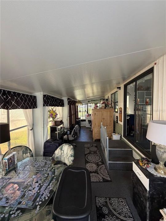 For Sale: $137,000 (2 beds, 1 baths, 440 Square Feet)
