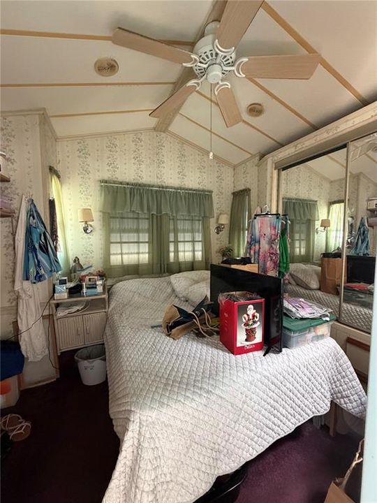 For Sale: $137,000 (2 beds, 1 baths, 440 Square Feet)