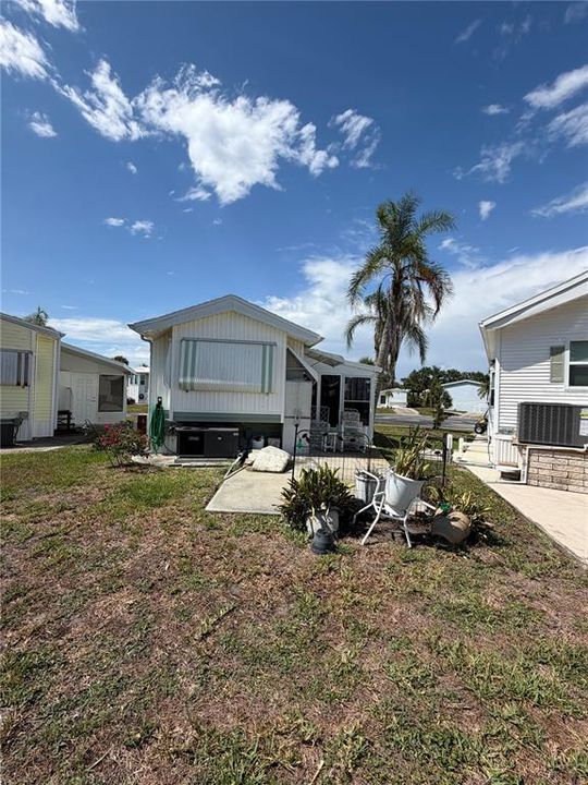 For Sale: $137,000 (2 beds, 1 baths, 440 Square Feet)
