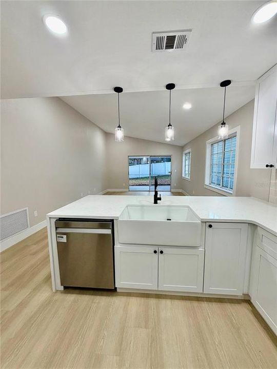 En Venta: $315,900 (2 camas, 2 baños, 956 Pies cuadrados)