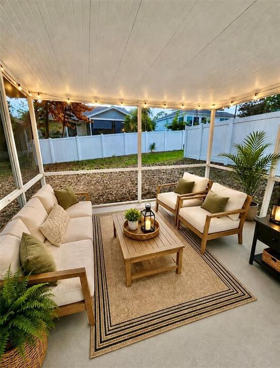 En Venta: $315,900 (2 camas, 2 baños, 956 Pies cuadrados)