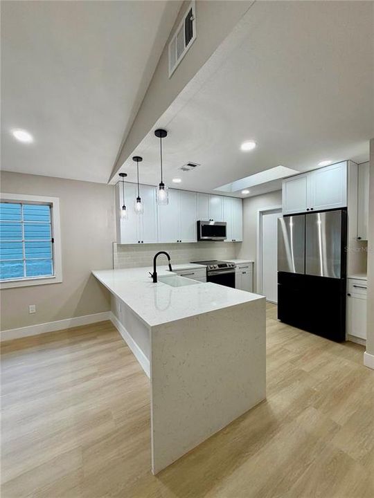 En Venta: $315,900 (2 camas, 2 baños, 956 Pies cuadrados)