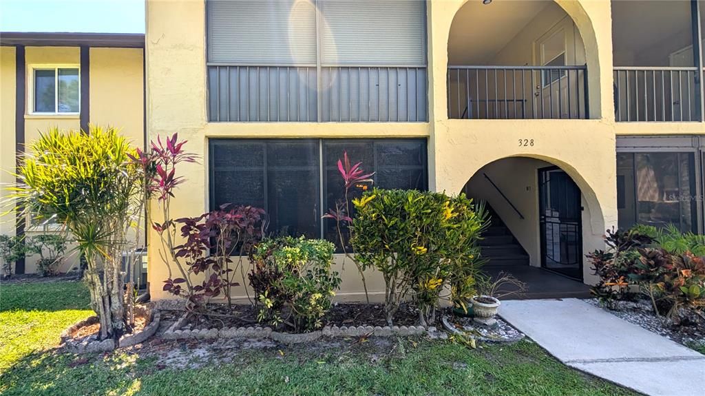 For Sale: $133,000 (2 beds, 1 baths, 935 Square Feet)