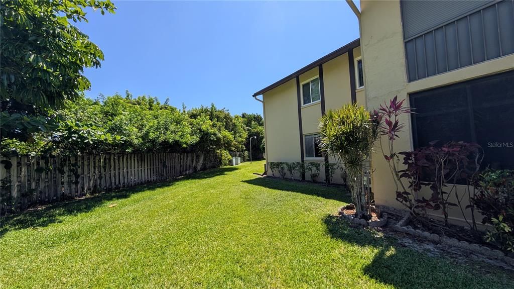 For Sale: $133,000 (2 beds, 1 baths, 935 Square Feet)