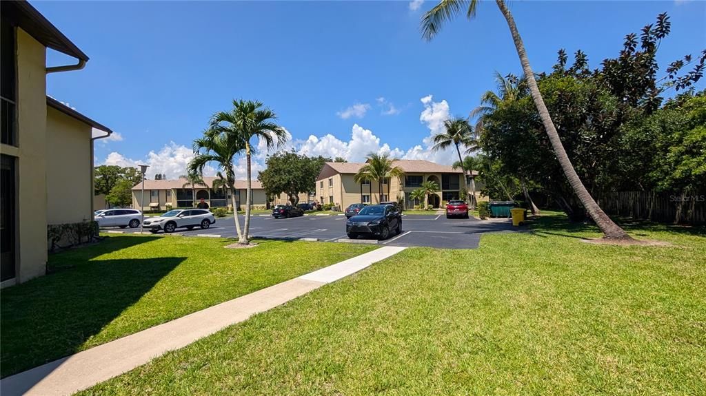 For Sale: $133,000 (2 beds, 1 baths, 935 Square Feet)
