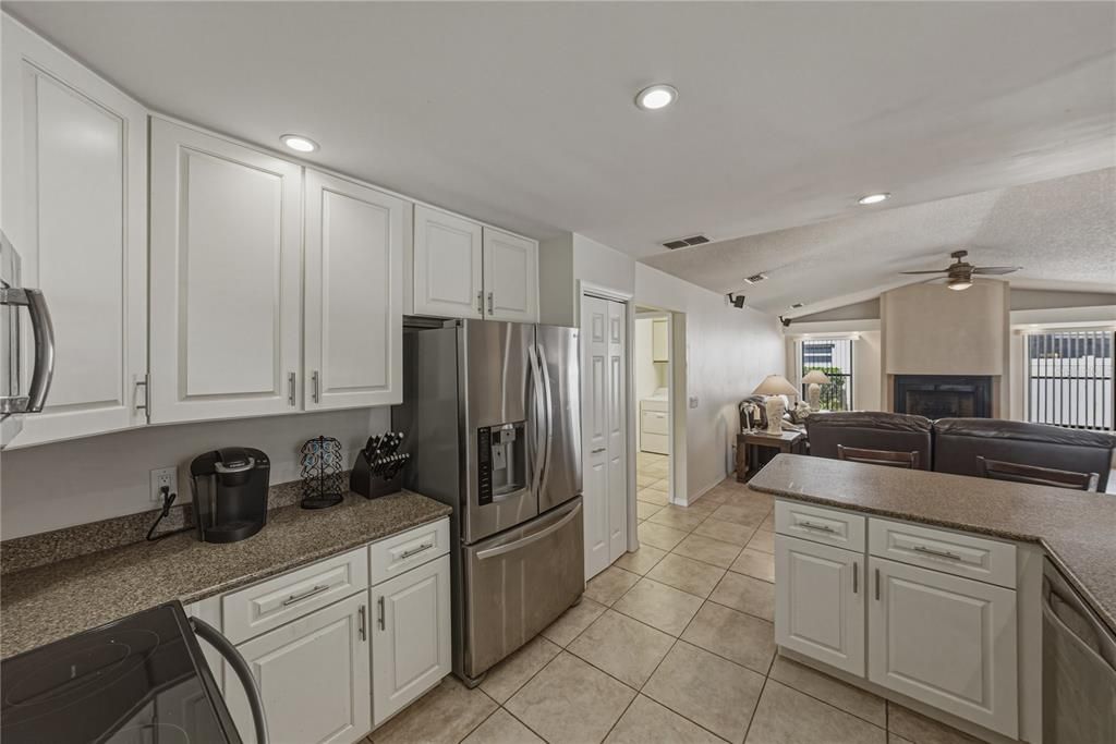 En Venta: $430,000 (3 camas, 2 baños, 2047 Pies cuadrados)