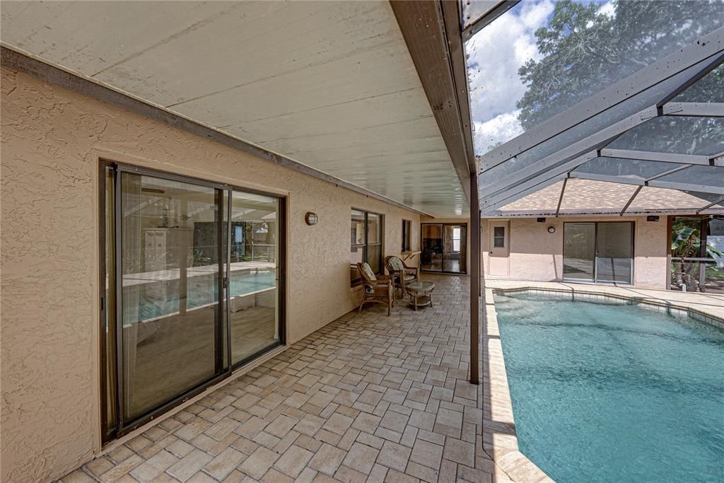 En Venta: $430,000 (3 camas, 2 baños, 2047 Pies cuadrados)