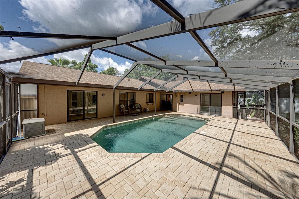 En Venta: $430,000 (3 camas, 2 baños, 2047 Pies cuadrados)