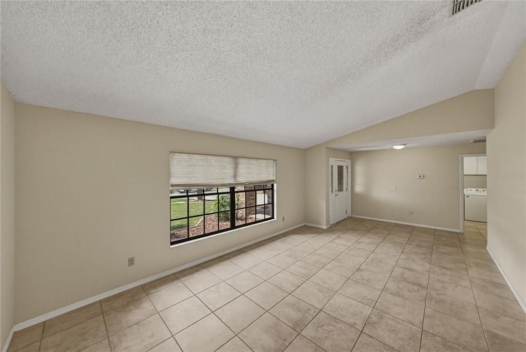 En Venta: $430,000 (3 camas, 2 baños, 2047 Pies cuadrados)