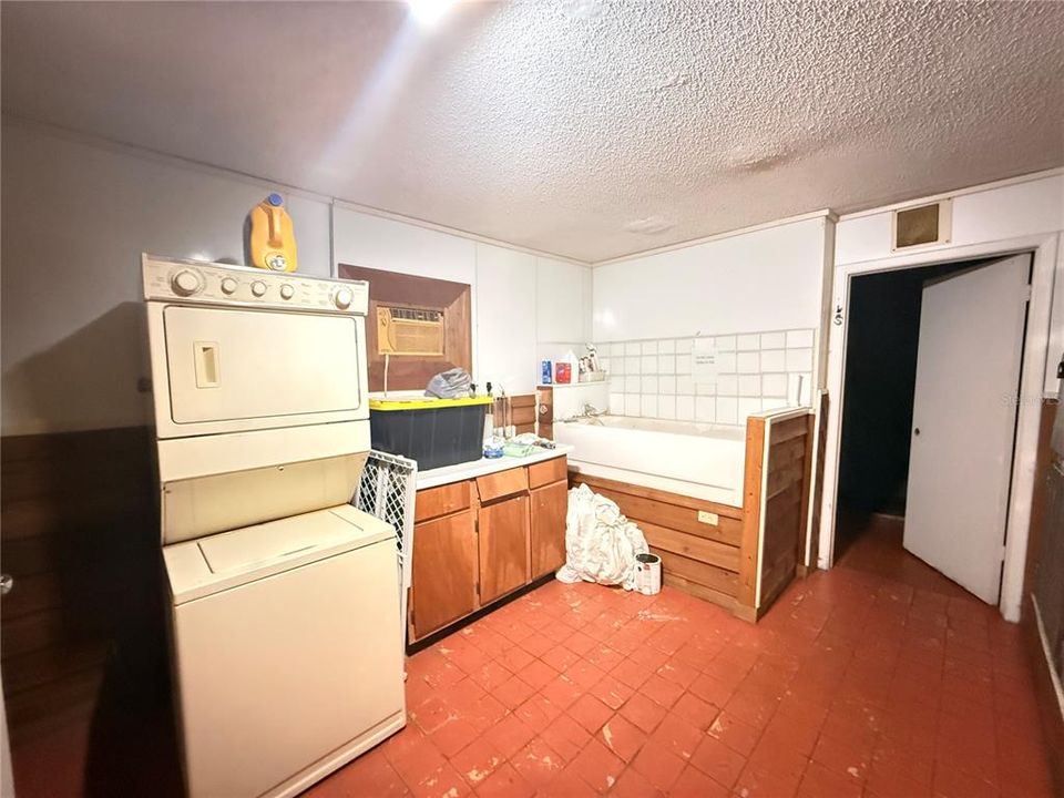 For Sale: $49,600 (0 beds, 0 baths, 2480 Square Feet)