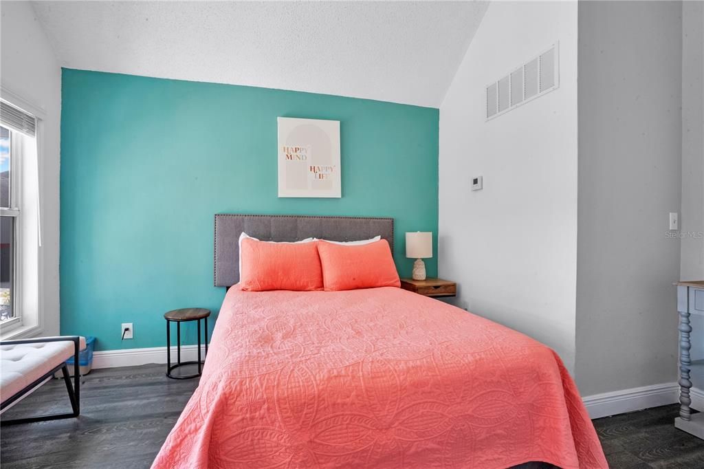 For Sale: $150,000 (2 beds, 1 baths, 635 Square Feet)