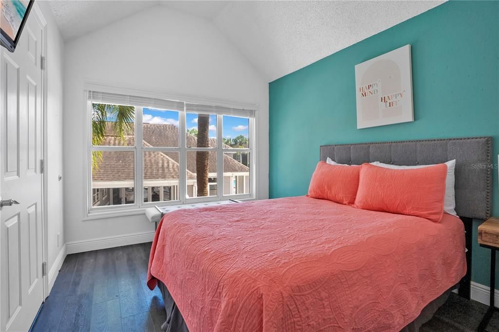 For Sale: $150,000 (2 beds, 1 baths, 635 Square Feet)
