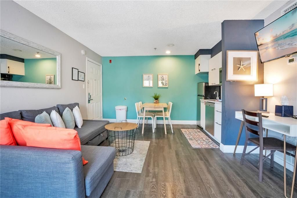 For Sale: $150,000 (2 beds, 1 baths, 635 Square Feet)