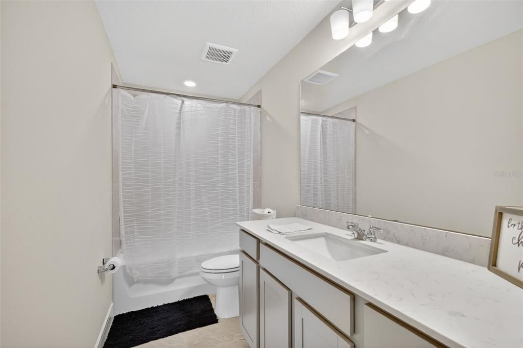 En Venta: $599,000 (4 camas, 3 baños, 2909 Pies cuadrados)