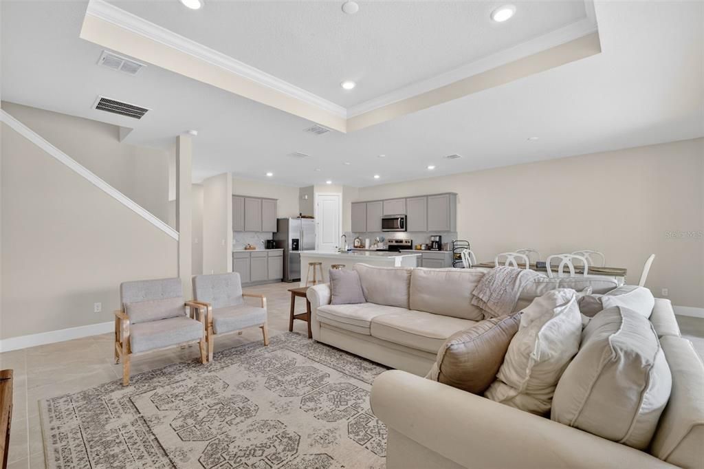 En Venta: $599,000 (4 camas, 3 baños, 2909 Pies cuadrados)