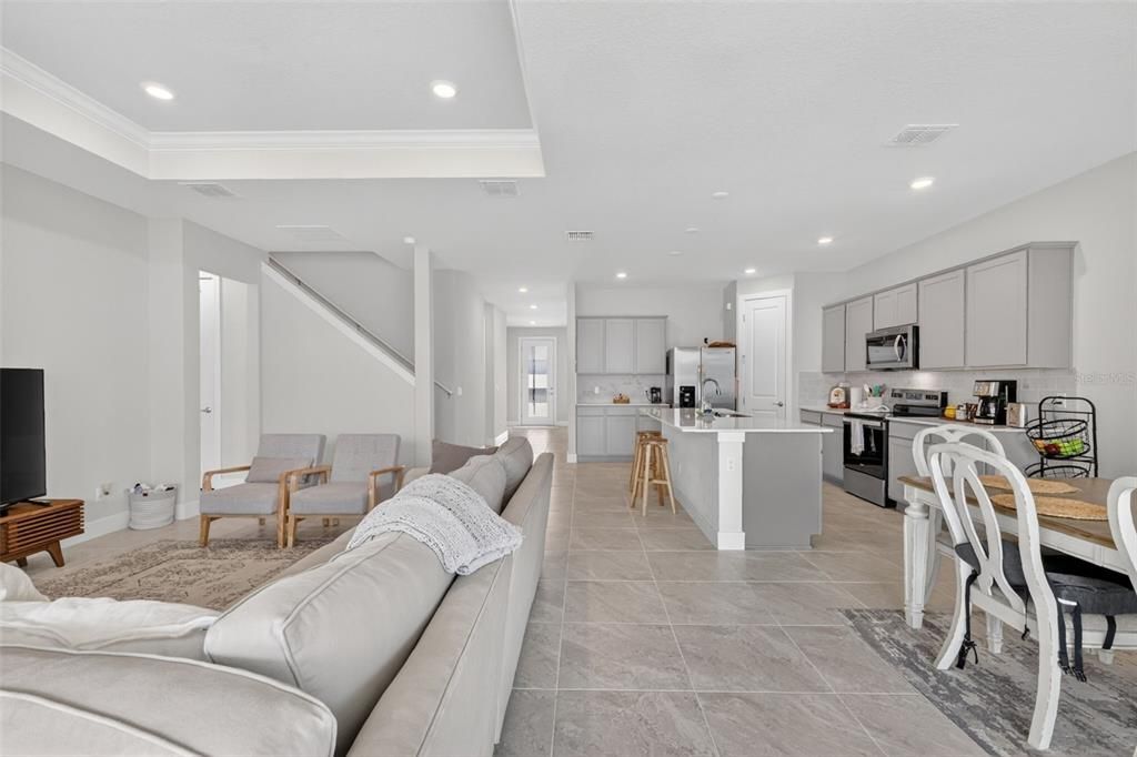 En Venta: $599,000 (4 camas, 3 baños, 2909 Pies cuadrados)