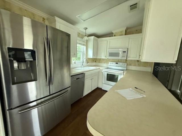 For Sale: $138,000 (2 beds, 2 baths, 1175 Square Feet)