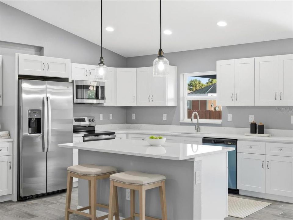 For Sale: $405,000 (3 beds, 2 baths, 1639 Square Feet)