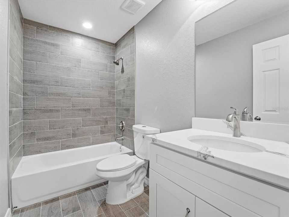 For Sale: $405,000 (3 beds, 2 baths, 1639 Square Feet)